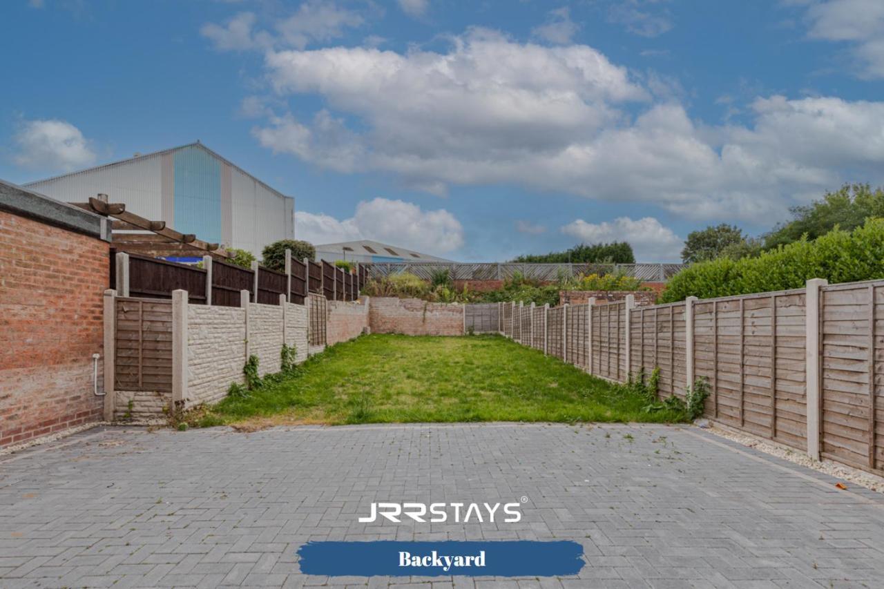 Tipton 3 Bedroom House Garden Sleeps 7 - Jrr Stays Coseley ภายนอก รูปภาพ