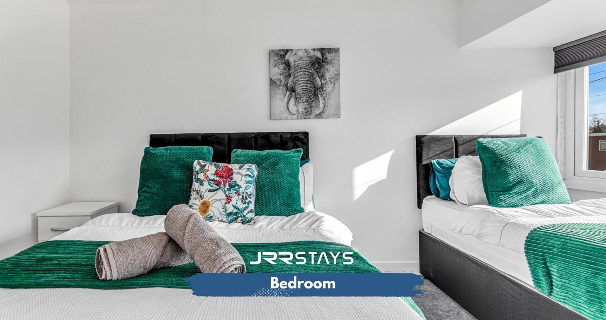 Tipton 3 Bedroom House Garden Sleeps 7 - Jrr Stays Coseley ภายนอก รูปภาพ