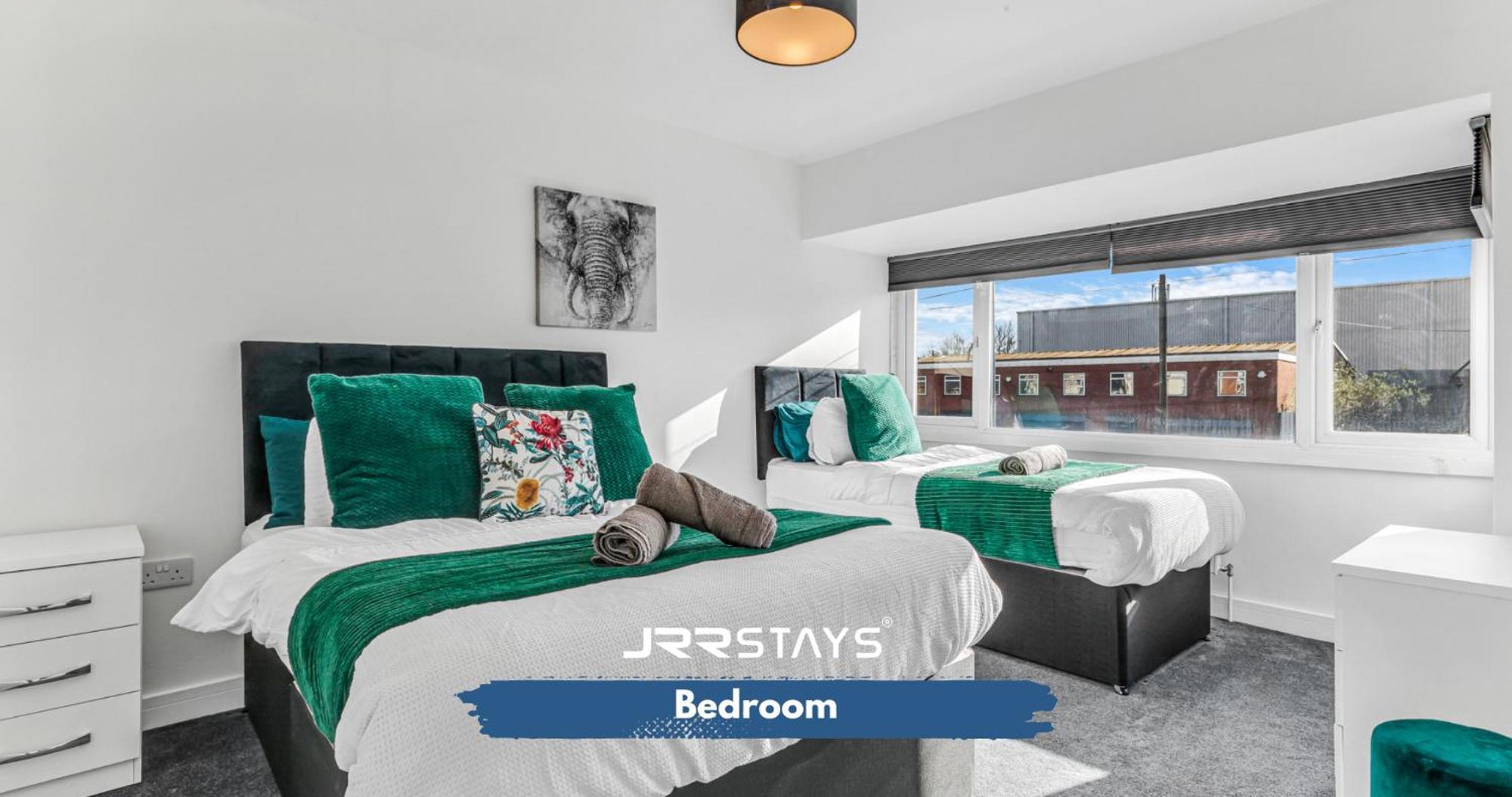 Tipton 3 Bedroom House Garden Sleeps 7 - Jrr Stays Coseley ภายนอก รูปภาพ